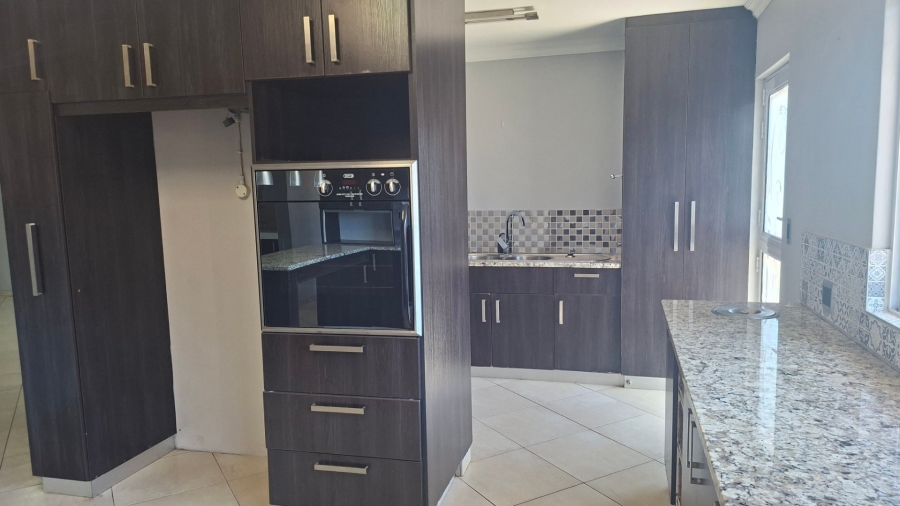 4 Bedroom Property for Sale in Sunrise On Sea Eastern Cape